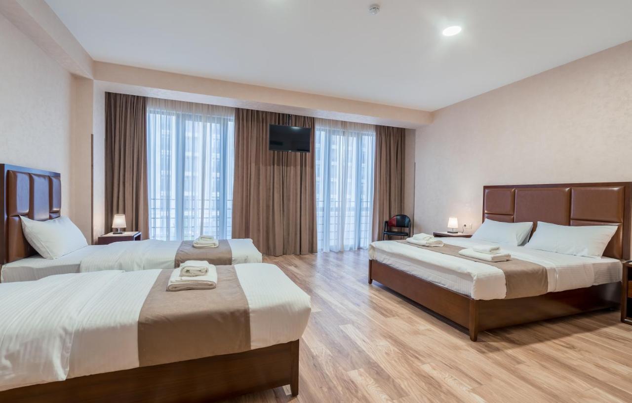 Aura Hotel Tbilisi Exterior photo