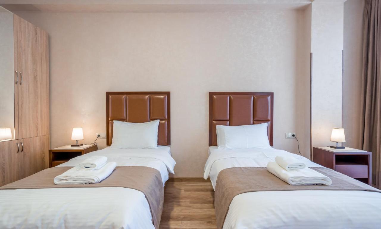 Aura Hotel Tbilisi Exterior photo