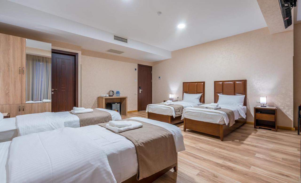 Aura Hotel Tbilisi Exterior photo