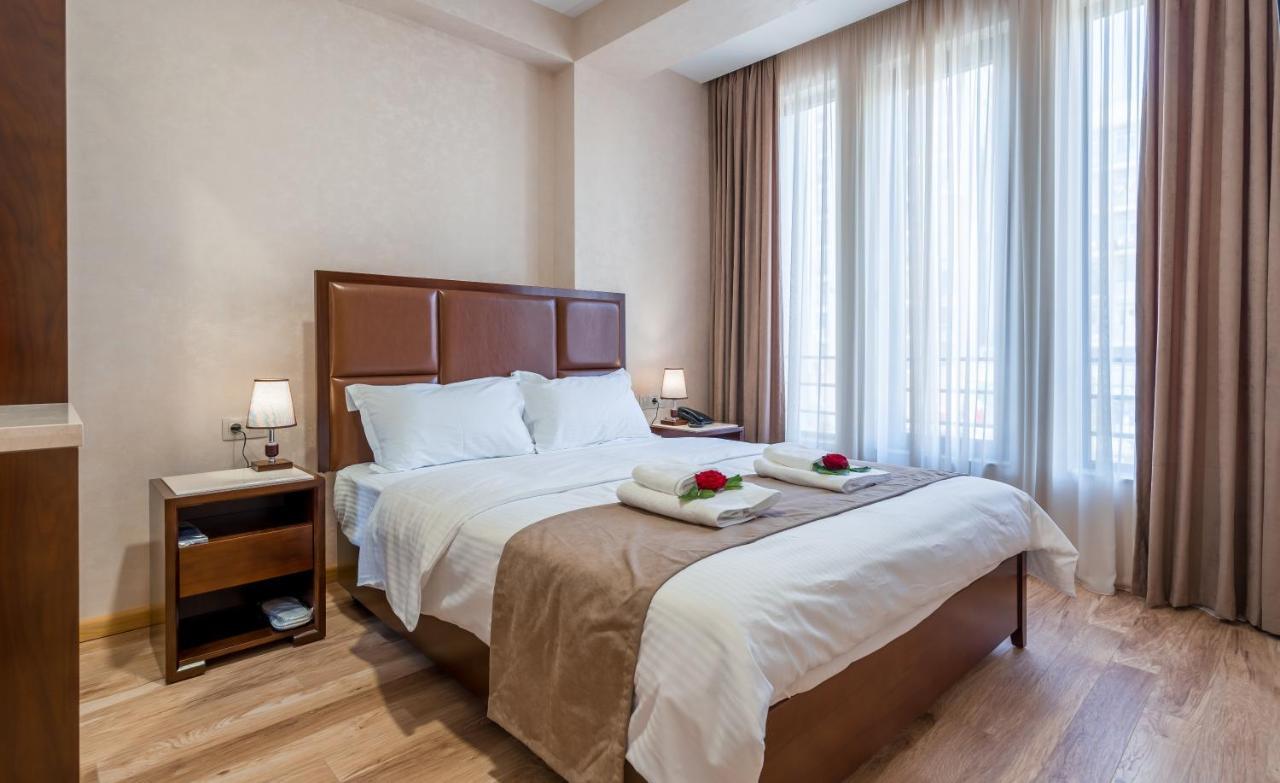 Aura Hotel Tbilisi Exterior photo