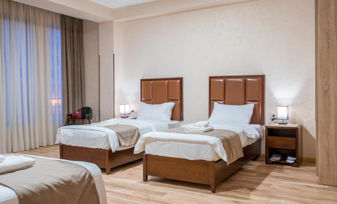 Aura Hotel Tbilisi Exterior photo